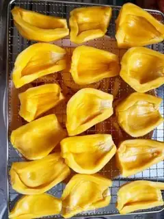 Make Make your own pineapple step 1