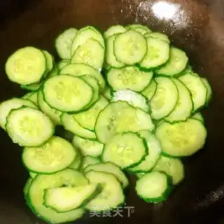 Make Eggs made from cucumbers step 1