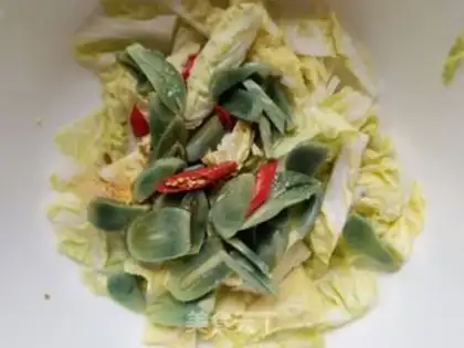 Make Help with the garlic and doll food step 5