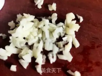 Make Sesame sauce, garlic, celery leaves step 5