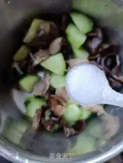 Make Cucumber with soybean skin step 7