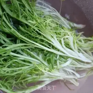Make A quail with a chrysanthemum step 1