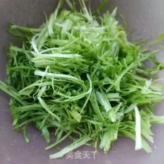 Make A quail with a chrysanthemum step 2