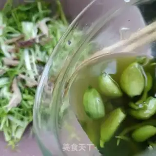 Make A quail with a chrysanthemum step 6