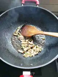Make Pork ham and powder soup step 4