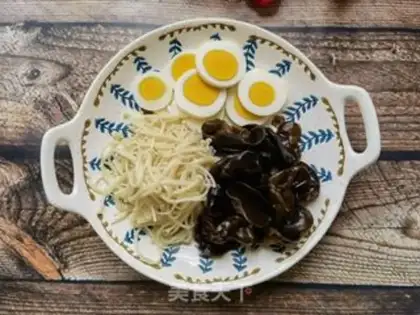 Make Golden pins, mushrooms, lumbered eggs step 6