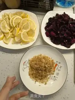 Make Rose lemon tea step 0