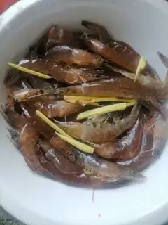 Make Garlic shrimp step 1