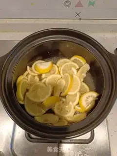 Make Rose lemon tea step 1