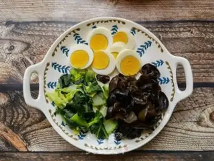 Make Burgundy with eggs step 4