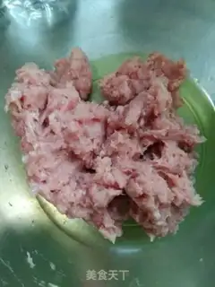 Make A red pork burger step 1
