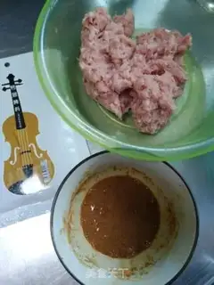 Make A red pork burger step 2