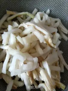 Make Xinjiang spicy, radish step 0