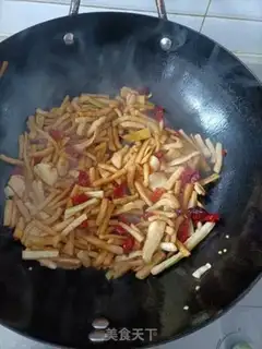 Make Xinjiang spicy, radish step 6