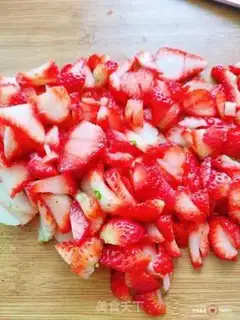 Make Homemade strawberry sauce step 2