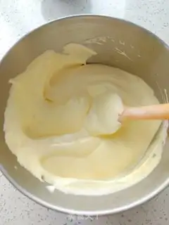 Make Strawberry box cake step 7