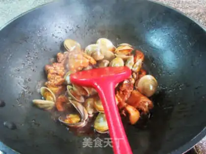 Make Yellow chicken round clams step 7