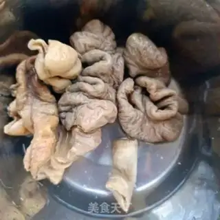 Make Red-oiled cuisine step 0