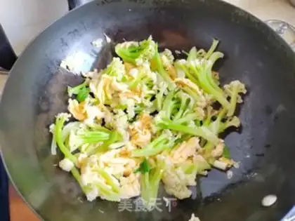 Make Pineball fried eggs step 7