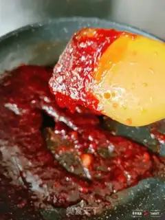 Make Homemade strawberry sauce step 7