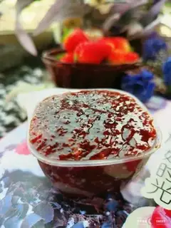 Make Homemade strawberry sauce step 8