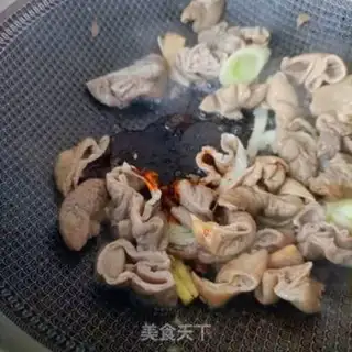 Make Red-oiled cuisine step 5