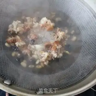 Make Two bean-cooked pig hoof step 5
