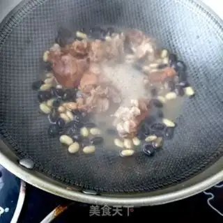 Make Two bean-cooked pig hoof step 6