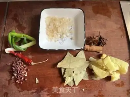 Make Red burning pig hoof step 1