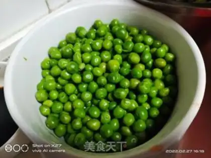Make Carrot peas, meat dumplings step 2