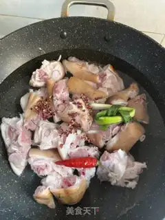 Make Red burning pig hoof step 3