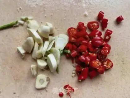 Make Little pepper garlic step 2
