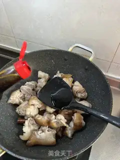 Make Red burning pig hoof step 7