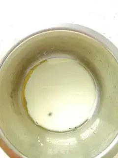 Make Strawberry box cake step 0