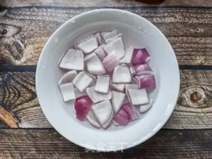 Make cucumber onions with eggs step 2