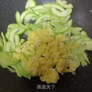 Make Scrambled eggs step 4