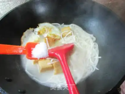 Make Fish tofu egg noodles step 3