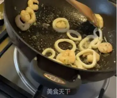 Make Seafood mushroom pizza step 4