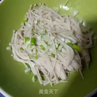 Make Onion oil step 4