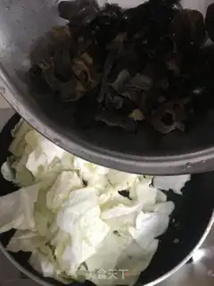 Make The cabbage, the black ear step 4