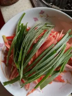 Make ♪ And the red and the green ♪ step 2