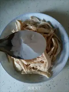 Make Spicy chicken silk step 7