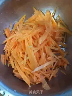 Make Three pieces of rice powder step 1