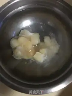 Make Three pieces of rice powder step 3