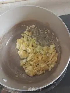 Make Tomatoes and omelet soup step 1