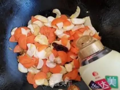 Make Carrot fried abalone mushroom step 5