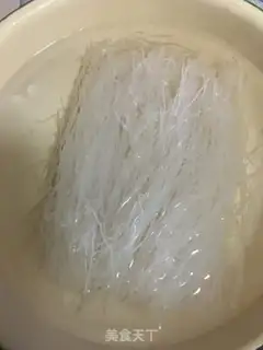 Make Three pieces of rice powder step 4
