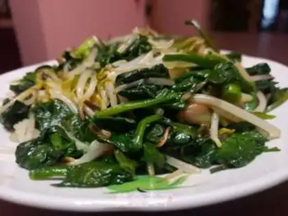 Make The spinach sprouts step 5