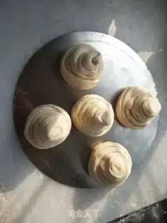 Make Hand grab cake step 7