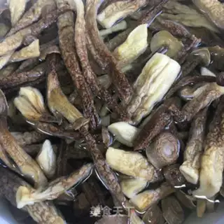 Make Fellow mushrooms step 0